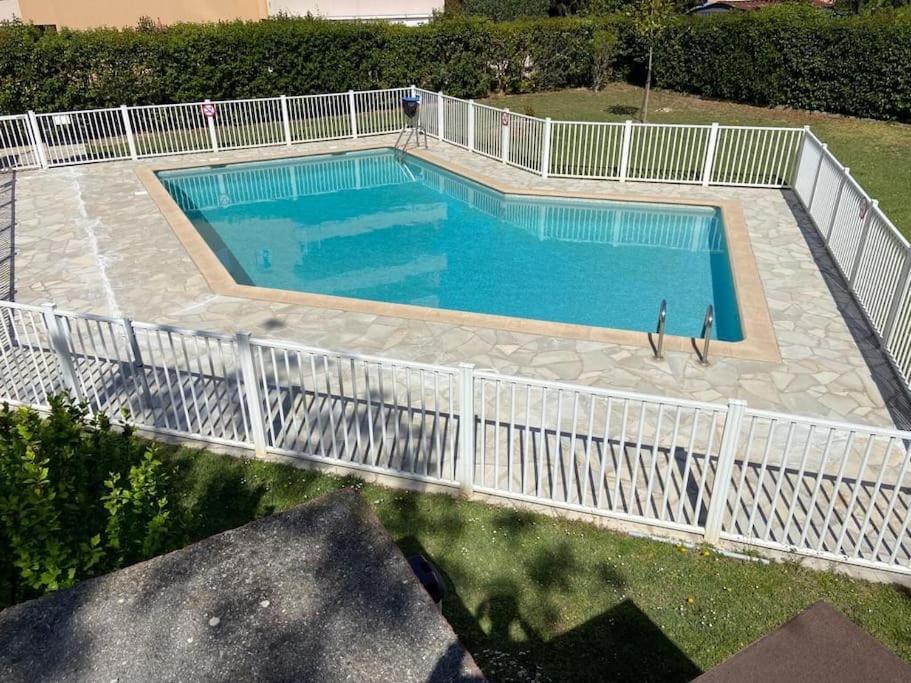 Pretty Studio Swimming Pool And Sea كانيو سور مير المظهر الخارجي الصورة